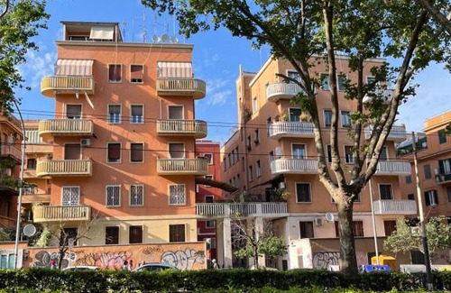 Gianicolo Apartment | Red house in Monteverde - ZENO 10