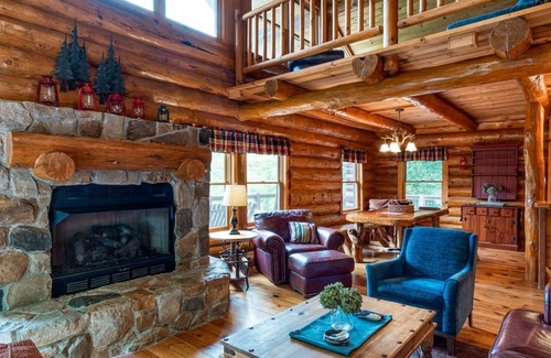 Sylva Cabin | Red Lantern Lodge includes free admission to attractions