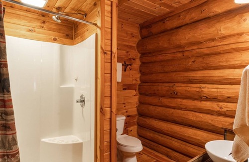 Sylva Cabin | Red Lantern Lodge includes free admission to attractions