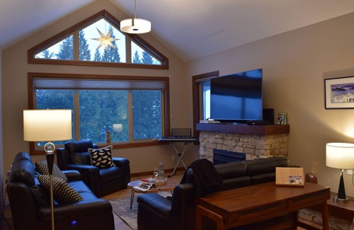 Rossland Condo | Red Mountain Resort - Ski in - Ski out unit 3
