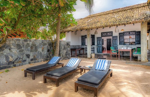Hikkaduwa Villa | Red Parrot Beach Villa Right On The white sand beach