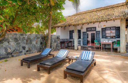 Hettimulla Villa | Red Parrot Beach Villa
