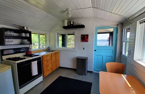 Washagami Cabin | Red Pine Cabin at Pine Falls Lodge