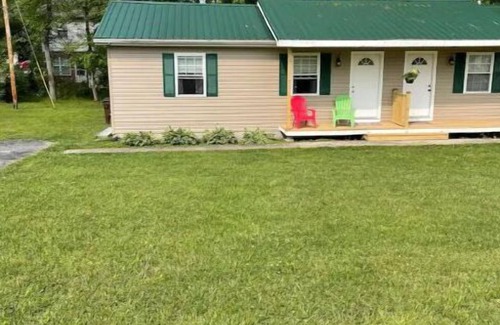 Stanton House | Red River Duplex - Unit 5 - 12 miles to the Gorge!