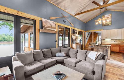 Shreveport Cabin | Red River Lodge With Panoramic River View