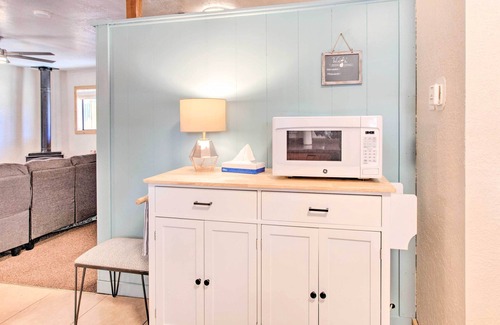 Red River House | Red River Retreat: Walk to Lifts, Mtn Views!