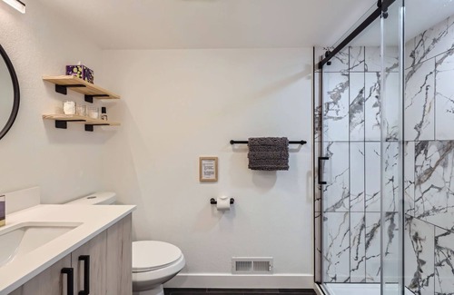 Applewood West Apartment | Red Rocks Base, 1BR Suite w Kitchenette