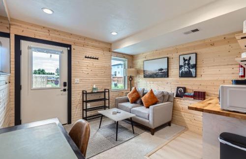 Applewood West House | Red Rocks Base 1BR Suite w Kitchenette