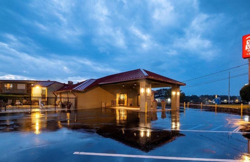 Dothan Hotel | Red Roof Inn Dothan