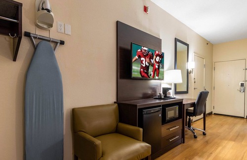 Mount Saint Francis Hotel | Red Roof Inn Georgetown, IN - Louisville West