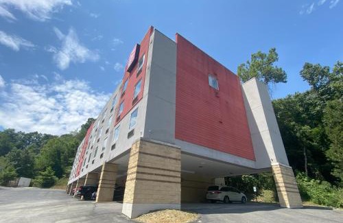 Ross Township Hotel | Red Roof Inn Pittsburgh - McKnight Rd
