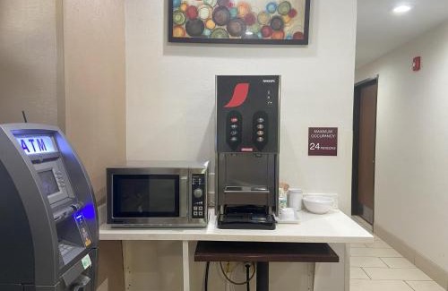 Ross Township Hotel | Red Roof Inn Pittsburgh - McKnight Rd