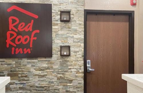 Ross Township Hotel | Red Roof Inn Pittsburgh - McKnight Rd