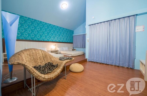 Checheng Ski Chalet | Red Sun