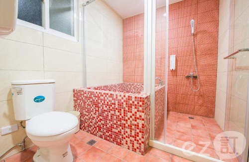 Checheng Ski Chalet | Red Sun