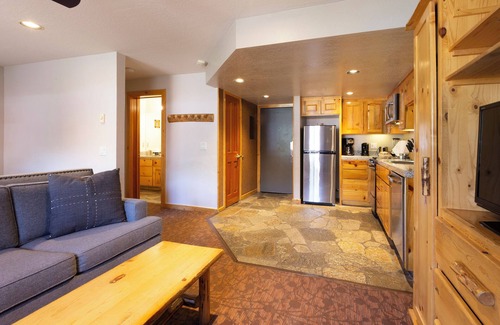 Olympic Valley Condo | Red Wolf Lodge at Olympic Valley