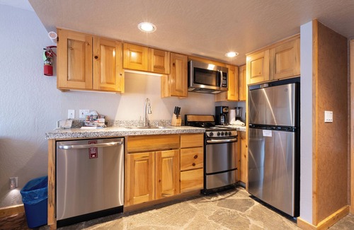 Olympic Valley Condo | Red Wolf Lodge at Olympic Valley