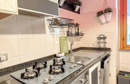 Guastalla Apartment | RED81 Suite - 10 min dal Duomo - 2 camere