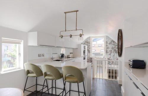 Redcliffe Apartment | Redcliffe Parade No 9 I City Centre