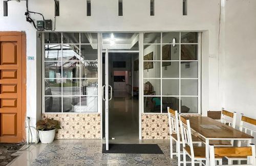 Pematangsiantar Hotel | RedDoorz at Orien Guesthouse Pematang Siantar
