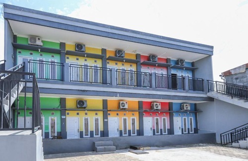 Balikpapan Hotel | RedDoorz At Pelangi Guest House