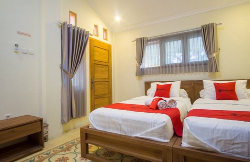 Pacitan House | RedDoorz @ Letjend S.Parman Pacitan