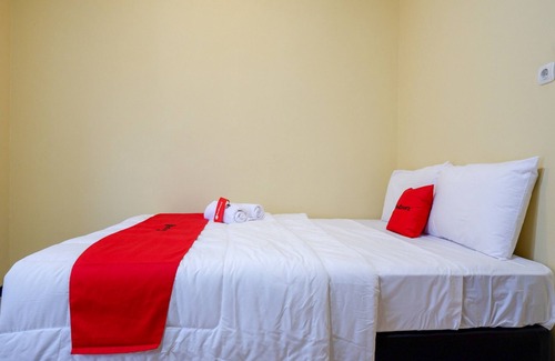 Pati House | RedDoorz near Alun Alun Pati