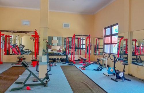Tegal Hotel | RedDoorz Near Alun Alun Slawi