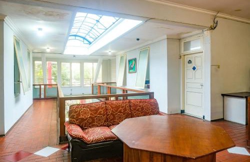 Klojen House | RedDoorz near Batik Tulis Celaket 2