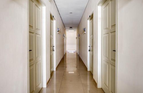 Surabaya House | RedDoorz near Ciputra World 3