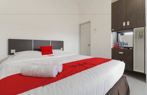 Bogor Timur House | RedDoorz near Exit Toll Bogor