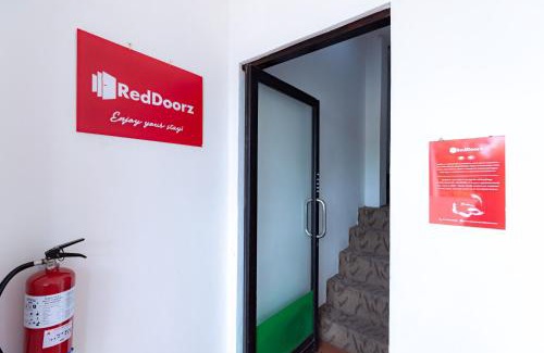 Batam House | RedDoorz near Hang Nadim Batam Airport
