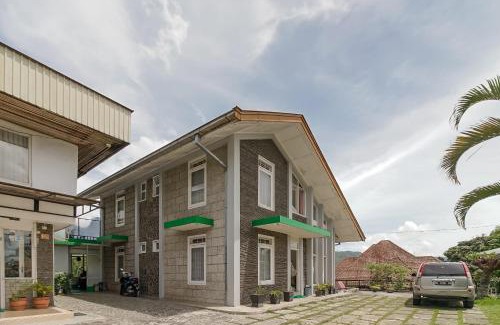 Bukittinggi Hotel | RedDoorz near Jam Gadang Syariah Bukit Tinggi