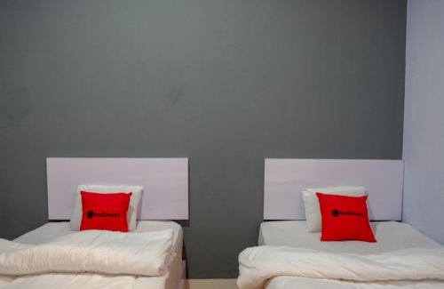 Batang Hotel | RedDoorz near Pasar Batang