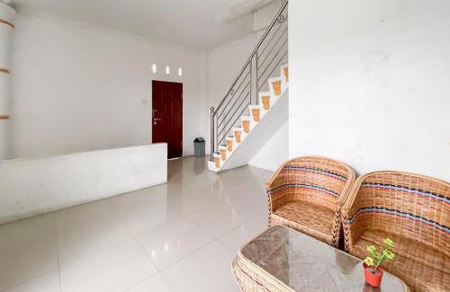 Ambarita Hotel | RedDoorz near Simpang Panei Medan