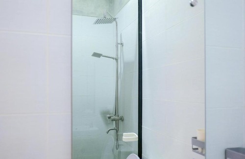 Depok Hotel | RedDoorz near Trans Studio Mall Cibubur 3