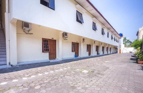 Yogyakarta Hotel | RedDoorz near XT Square 2
