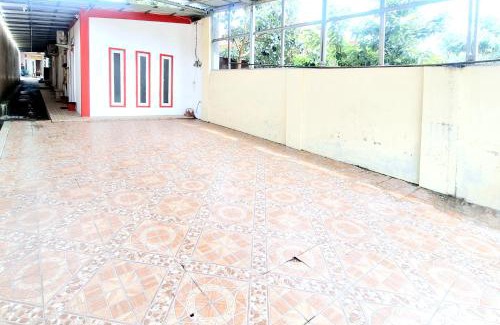 Blitar Hotel | Reddoorz New Melati near Stasiun Blitar