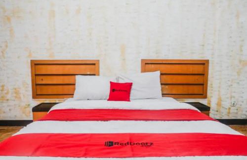Megamendung Hotel | RedDoorz Plus at Neo Asri Hotel Megamendung Puncak Bogor
