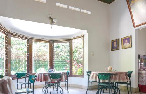 Klojen House | RedDoorz Plus near Brawijaya Museum