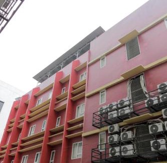 Jaka Sampurna House | RedDoorz Plus near Galaxy Bekasi