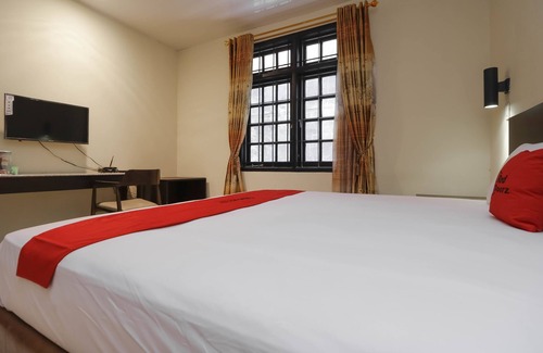 Cawang House | RedDoorz Plus near Halim Perdanakusuma 2