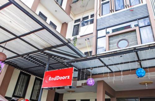 Setiabudi House | RedDoorz Plus near Isola UPI