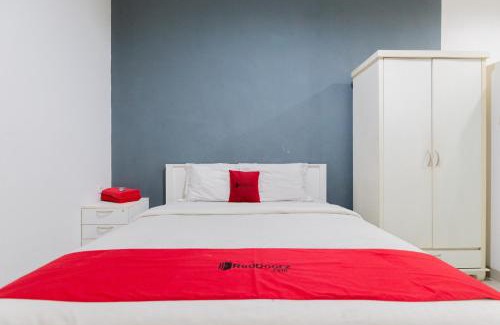 Cikarang House | RedDoorz Plus near Living Plaza Jababeka