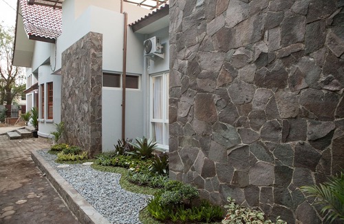 Astana Anyar Hotel | RedDoorz Plus Near Pasundan University