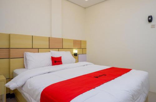 Solo City Centre Hotel | RedDoorz Plus near Pasar Gede Solo