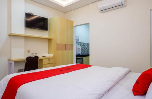 Solo City Centre Hotel | RedDoorz Plus near Pasar Gede Solo