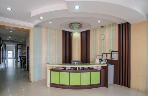 Jambi Hotel | RedDoorz Plus near Simpang Rimbo Jambi