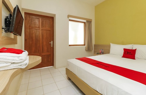 Surakarta House | RedDoorz Plus @ Slamet Riyadi