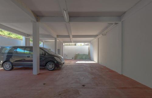 Gubeng House | RedDoorz Plus Syariah @ Raya Nginden 2